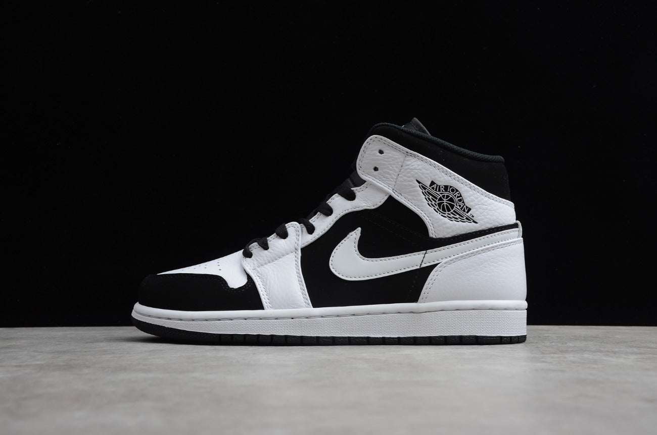 Air Jordan 1 Mid Panda