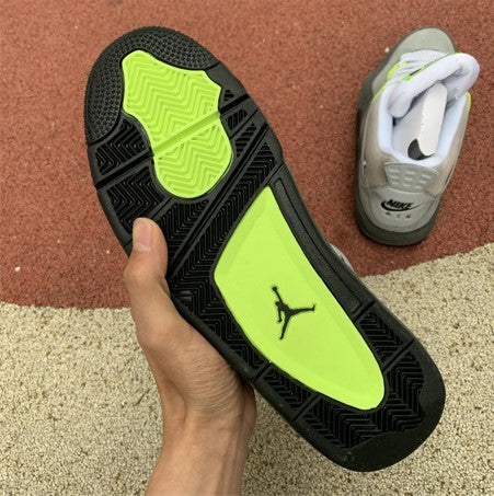 Air Jordan 4 Retro SE “Neon”