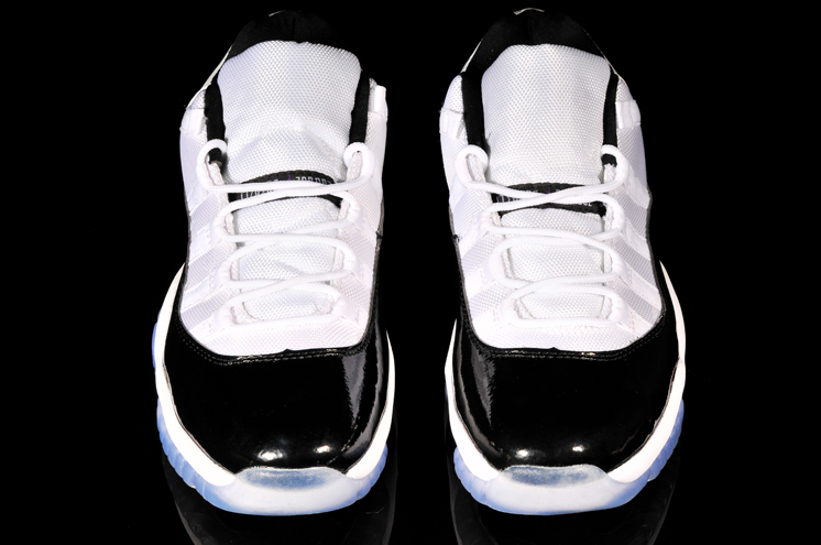 Air Jordan 11 Retro 'Concord'