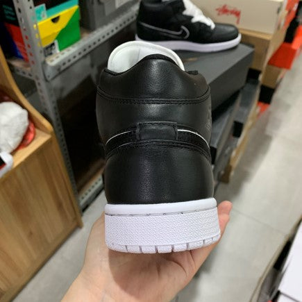 Air Jordan 1 Mid Black And White Oreo
