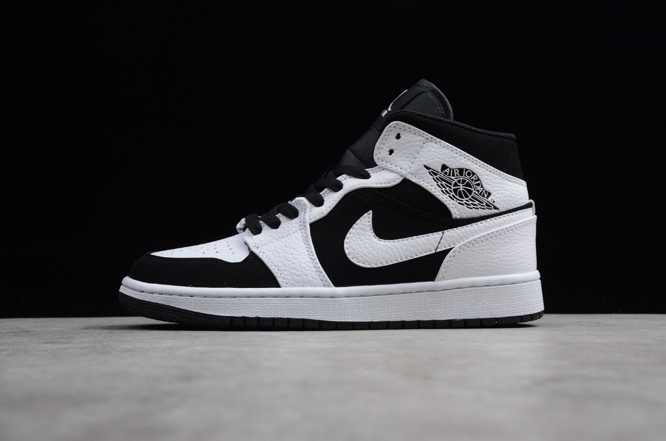 Air Jordan 1 Mid Panda