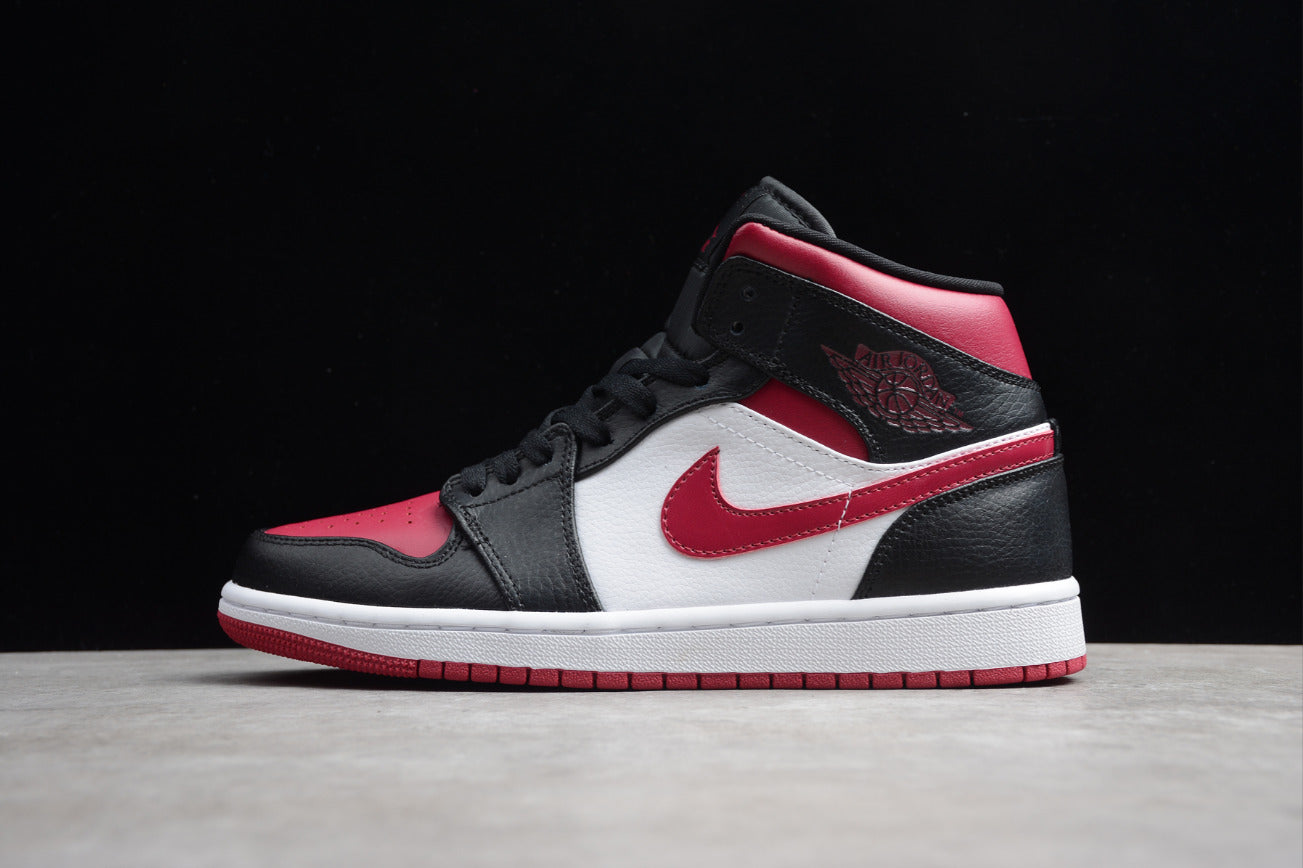 Air Jordan 1 Mid 'Bred Toe'