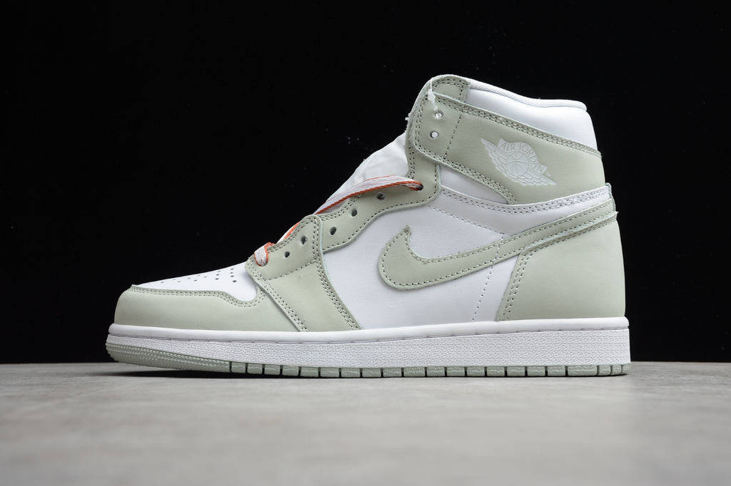 Air Jordan 1 Retro High OG “Seafoam”