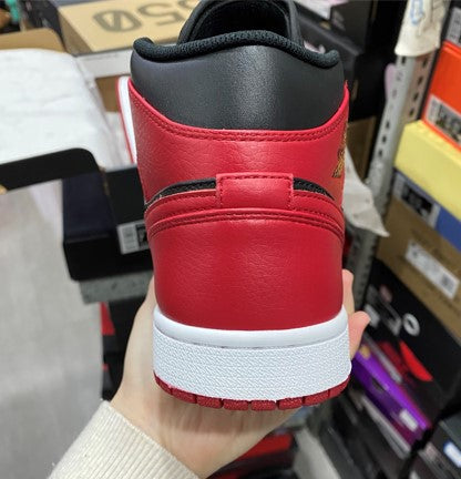 Air Jordan 1 Mid Banned