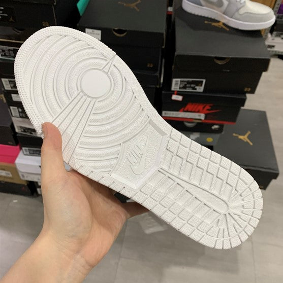 Air Jordan 1 Low “Paris”