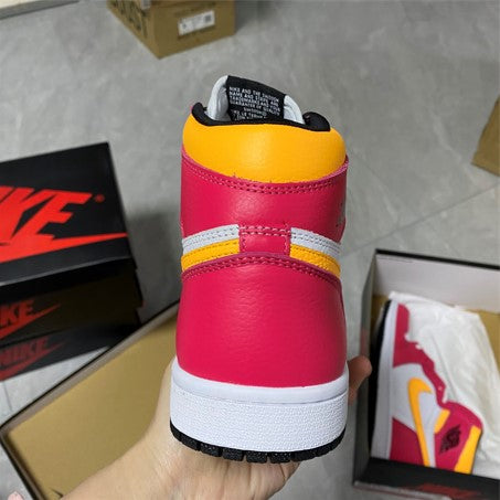 Air Jordan 1 High OG “Light Fusion Red”