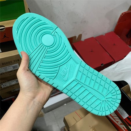Air Jordan 1 Retro High OG NRG “Igloo”