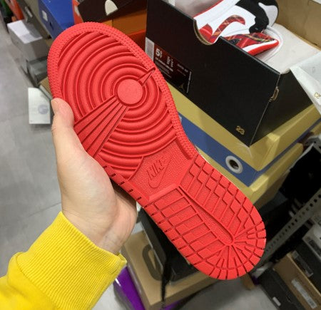 Air Jordan 1 Mid Christmas Red Plaid