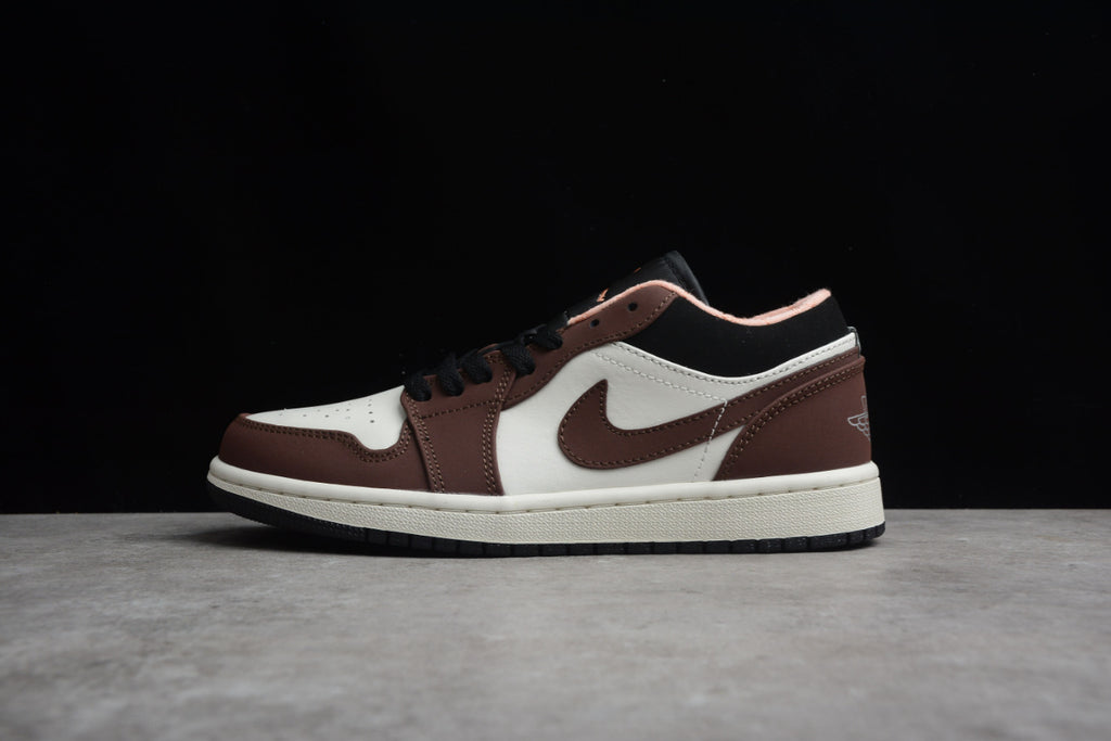 Air Jordan 1 Low 'Mocha Brown'
