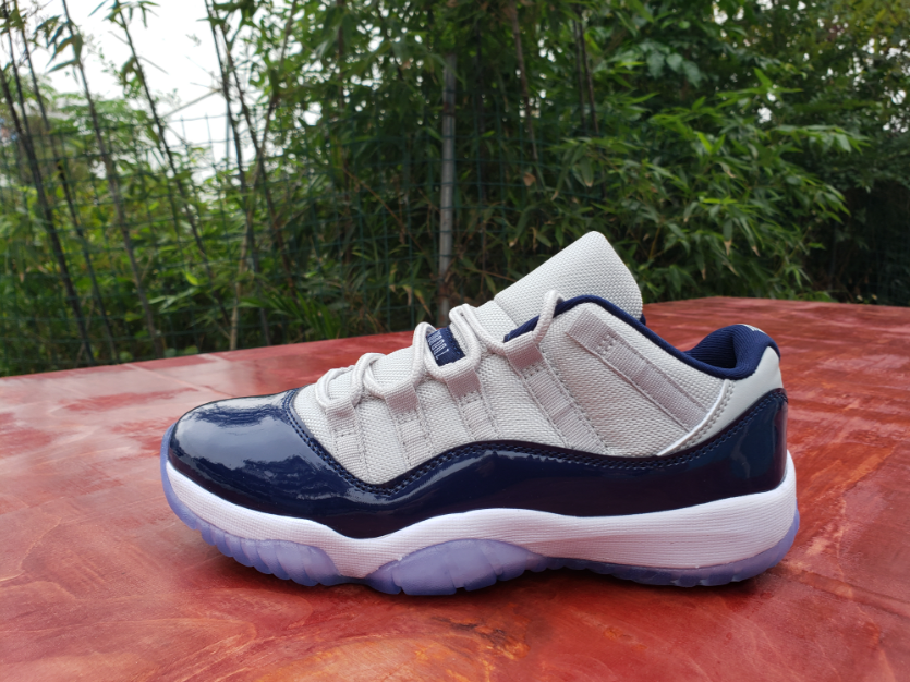 Air Jordan 11 Low Georgetown