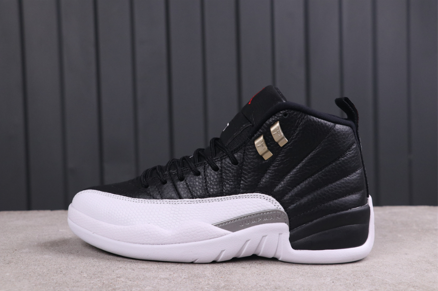 Air Jordan 12 Playoffs 2022