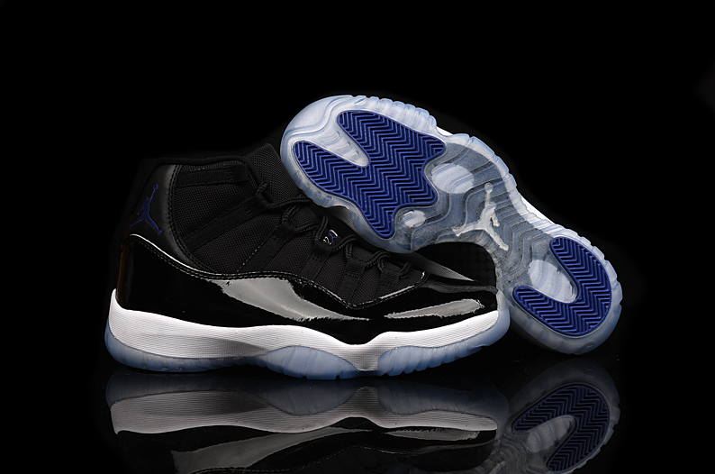 Air Jordan 11 Space Jam