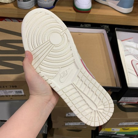 Air Jordan 1 Phantom