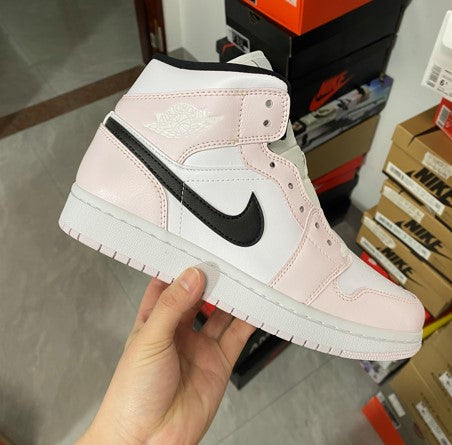 Air Jordan 1 Mid SE Pink