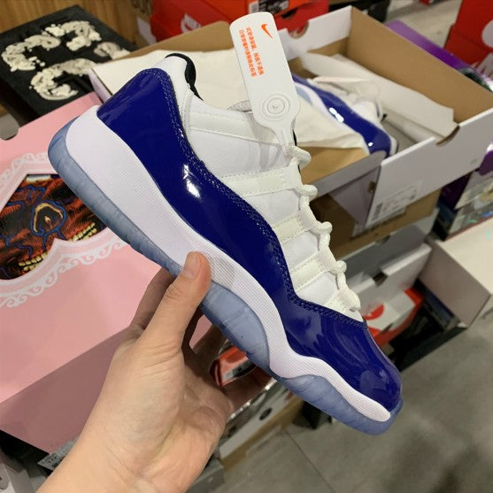 Air Jordan 11 WMNS Low Concord
