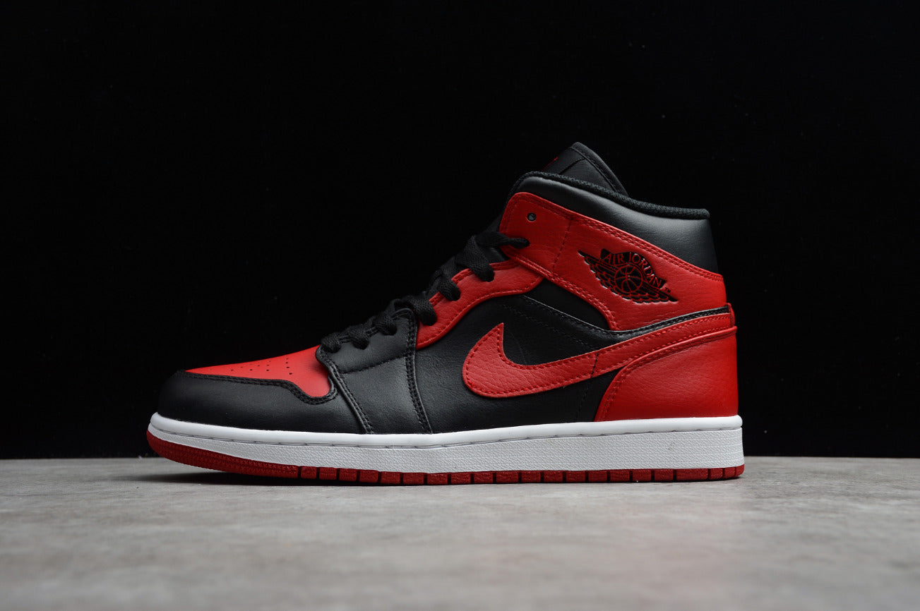 Air Jordan 1 Mid “Bred”