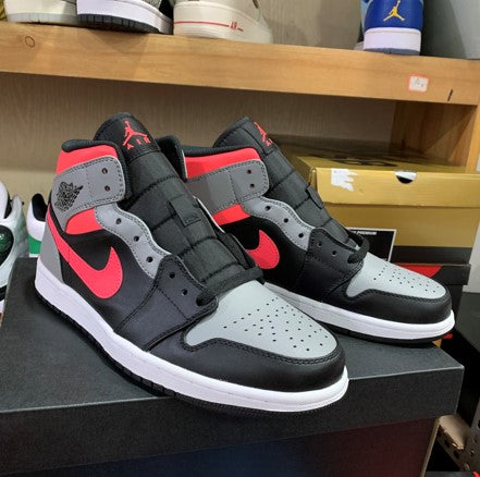 Air Jordan 1 Mid Black Grey Pink