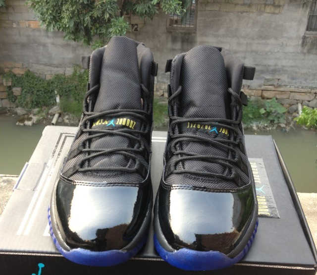 Air Jordan 11 Gamma Blue Version Christmas