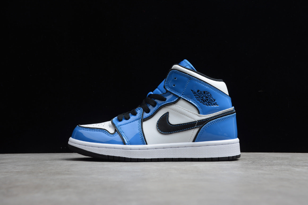 Air Jordan 1 Mid SE 'Signal Blue'