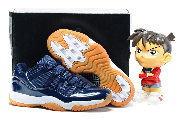 Air Jordan 11 Low Midnight Navy