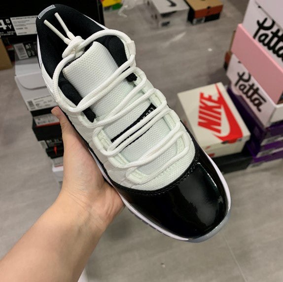 Air Jordan 11 Low Concord