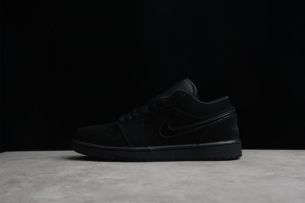 Air Jordan 1 Low Triple Black