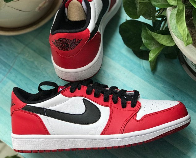 Air Jordan 1 Low OG Chicago