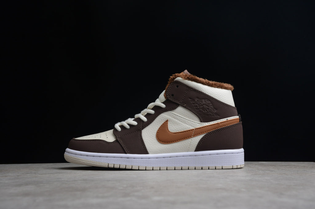 Air Jordan 1 Mid SE Cream Dark Chocolate