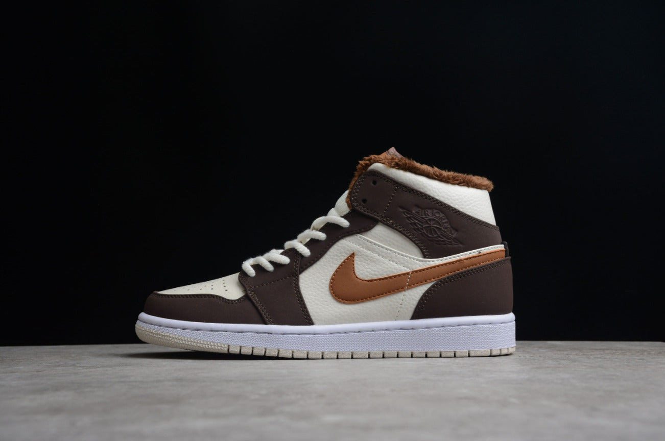 Air Jordan 1 Mid SE Cream Dark Chocolate