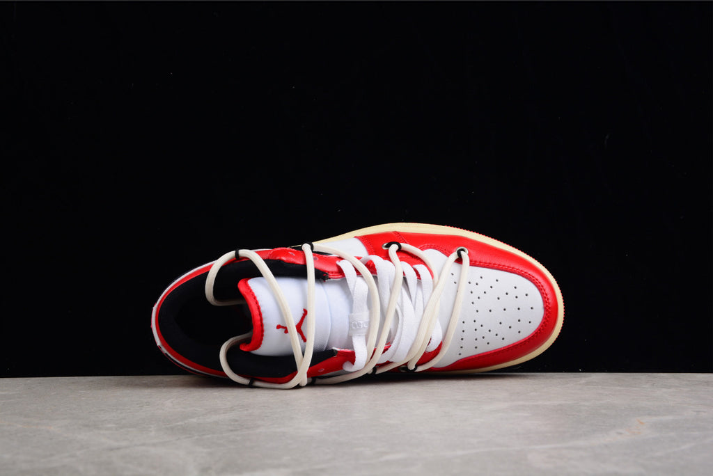 Air Jordan 1 Low “Chicago”