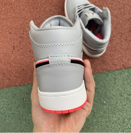 Air Jordan 1 MID GS Grey Red Pink