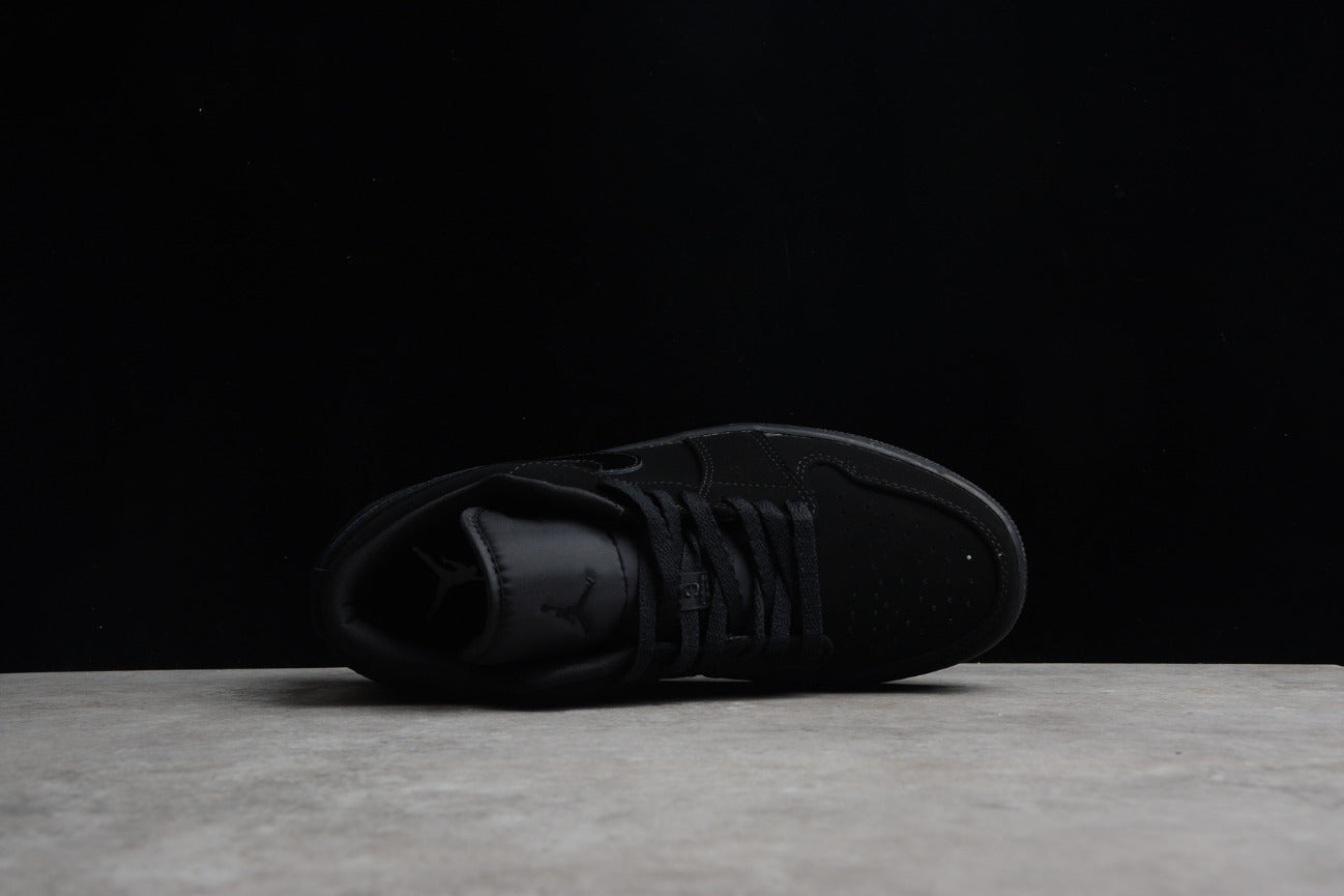 Air Jordan 1 Low Triple Black