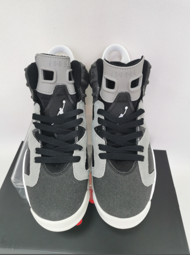 Air Jordan 6 Retro “Tech Chrome”