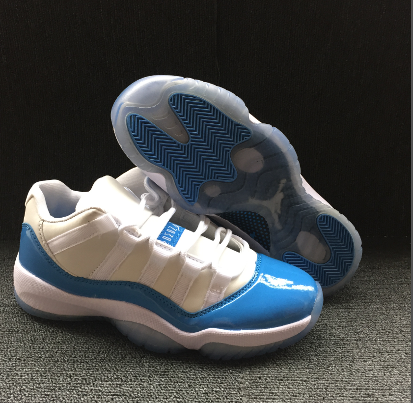 Air Jordan 11 Low UNC