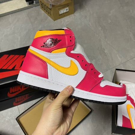 Air Jordan 1 High OG “Light Fusion Red”