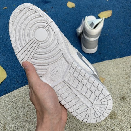 Air Jordan 1 Mid White Gray