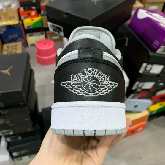 Air Jordan 1 Low ‘Light Smoke Grey’