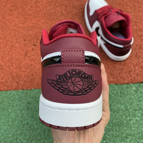 Air Jordan 1 Low Chicago