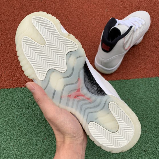 Air Jordan 11 Platinum Tint