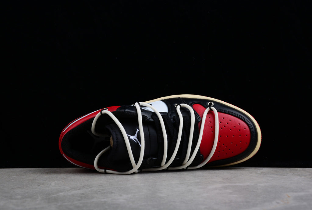 Air Jordan 1 Low Bred Toe