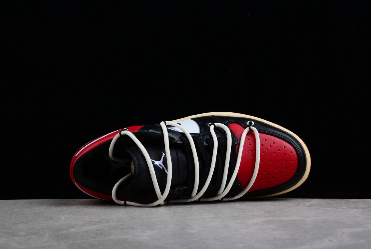 Air Jordan 1 Low Bred Toe