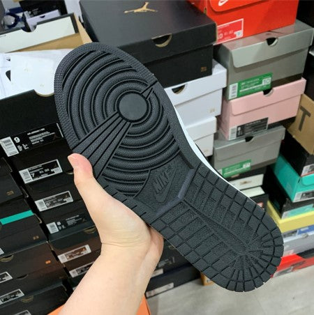 Air Jordan 1 Mid Little Leonard Liquid Silver