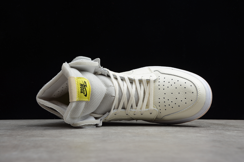 Air Jordan 1 Zoom Air CMFT White Sail Pearl White