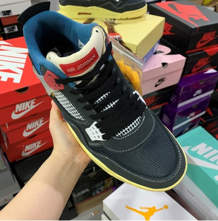 Air Jordan 4 Cavaliers