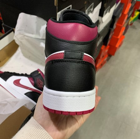 Air Jordan 1 Mid Burgundy