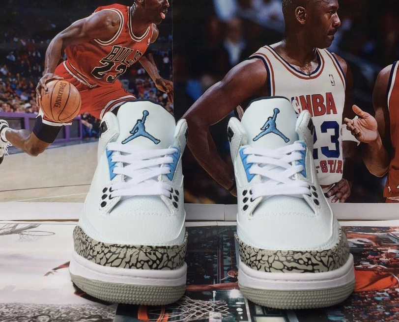 Air Jordan 3 Retro UNC