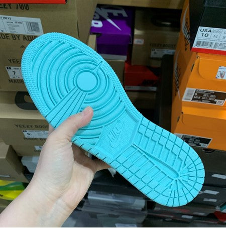 Air Jordan 1 Retro OG High Patent Tiffany