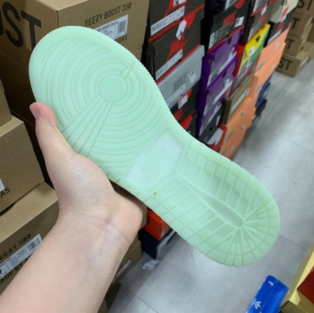 Air Jordan 1 Mid SE Panda Splashing