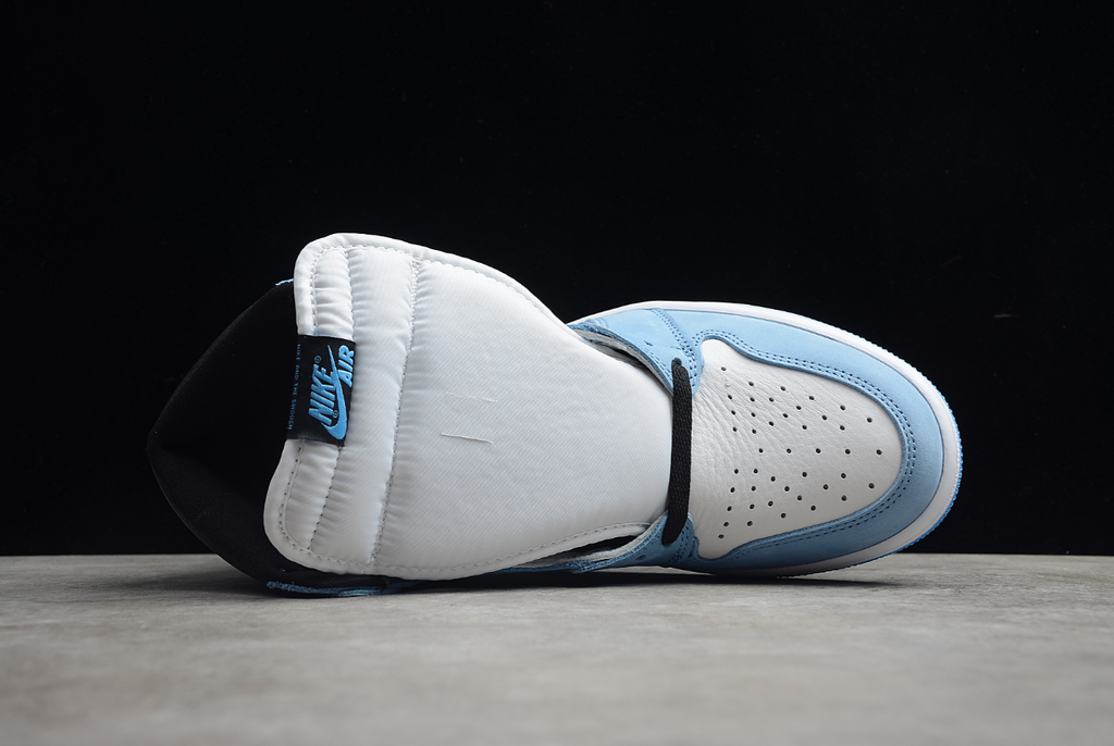 Air Jordan 1 Retro High OG “University Blue”