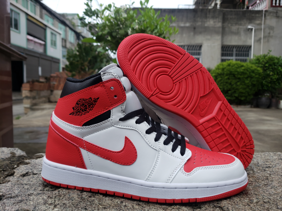 Air Jordan 1 High OG Heritage